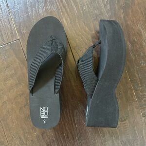 Black Women's Platform Flip Flops